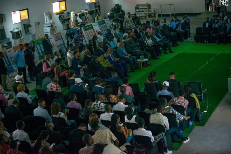 Économie/formalisation des entrepreneurs : le gouvernement congolais s’engage à la bancarisation, micro-assurance, guichets simplifiés, formations et incitations adaptées.
