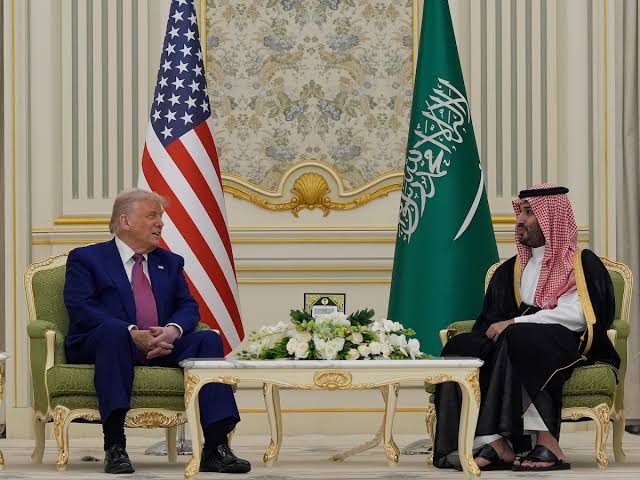 USA-ARABIE SAOUDITE : Donald Trump signe un gros deal sur les armes avec les Arabes